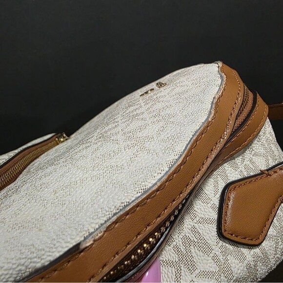 Michael Kors Valerie Medium Backpack Vanilla MK Signature 12x9 - Picture 11 of 15